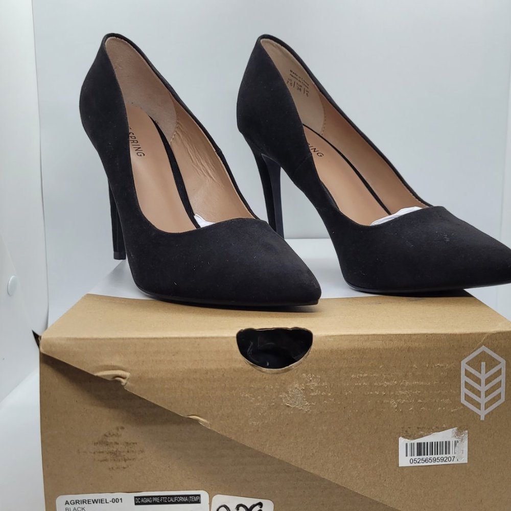 Call It Spring, Heels - image 3